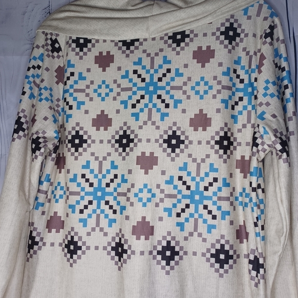 Relevate Designs long sleeve cowl neck top NWT - Picture 10 of 12